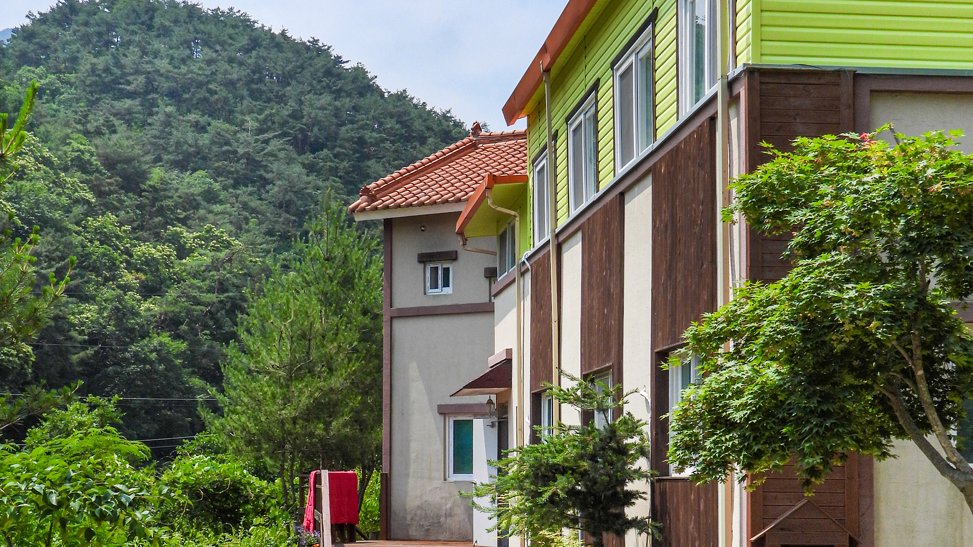 충주 월악산꽃피는산골 펜션 / 