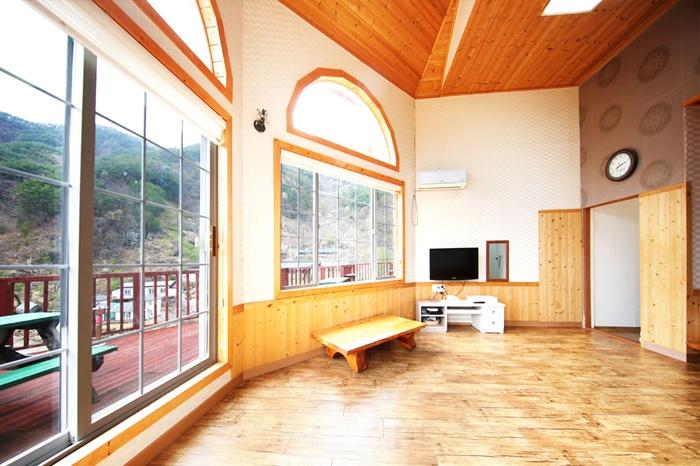 지리산하동 그린나래펜션 / 