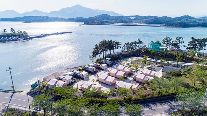 사천 비토섬 오토캠핑장 카라반&글램핑 / 
