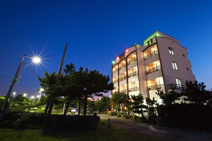 제주 바닷가쉼터펜션 / 