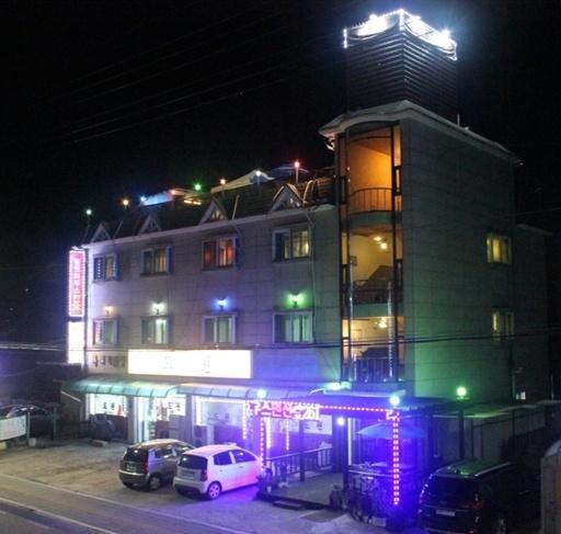 춘천 핑크하우스펜션 / 