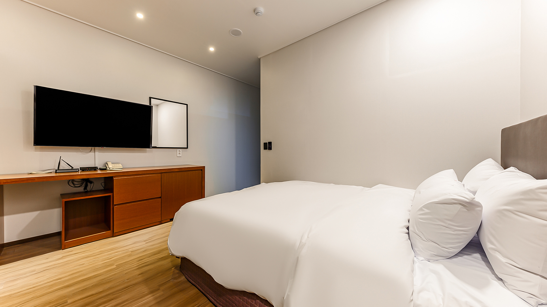 더 호텔 아리아 (THE HOTEL ARIA) / 