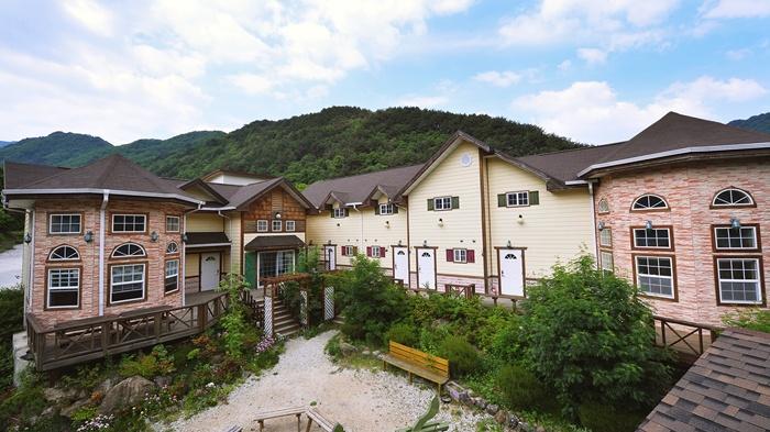 남원 계곡가 하늘정원펜션 / 