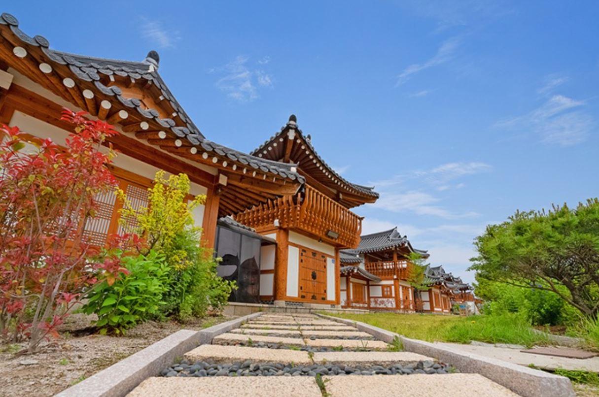 경주신라한옥호텔앤펜션 / 