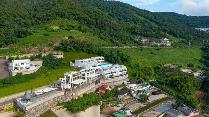 사천 나인뷰풀빌라 / 