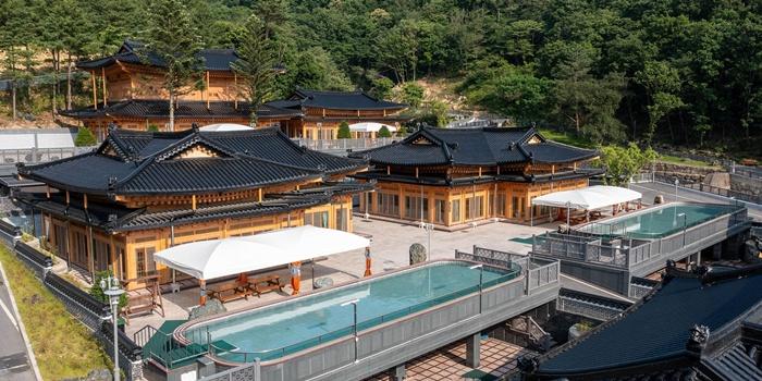 상주 청화산한옥풀빌라 / 