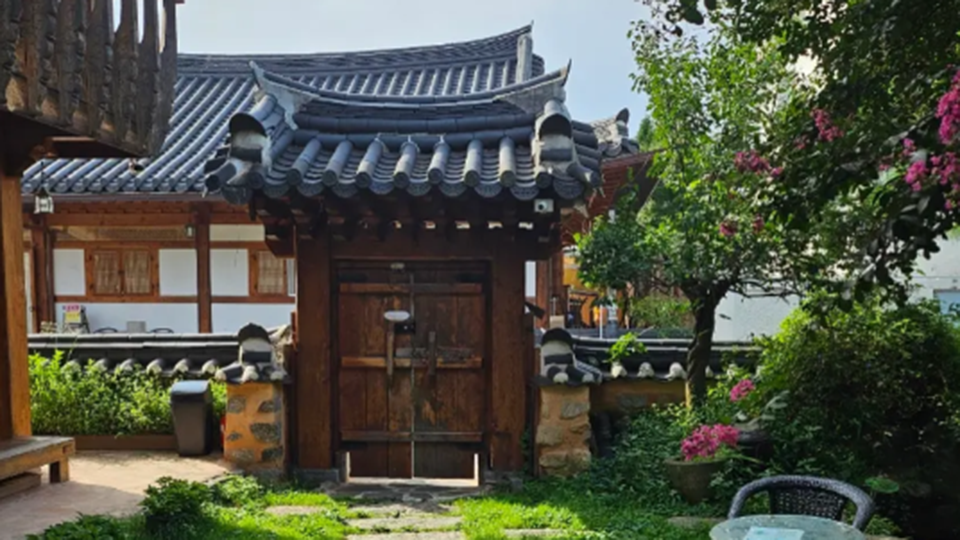 전주 한옥마을 한지꿀잠 / 