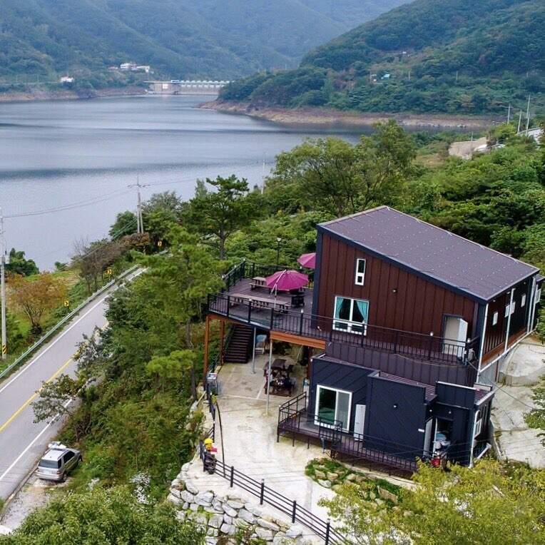정읍 옥정호금빛펜션 / 