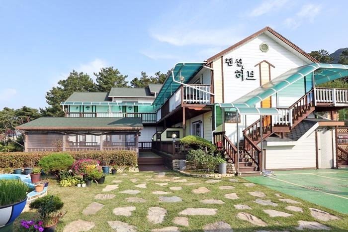 덕산허브펜션 / 