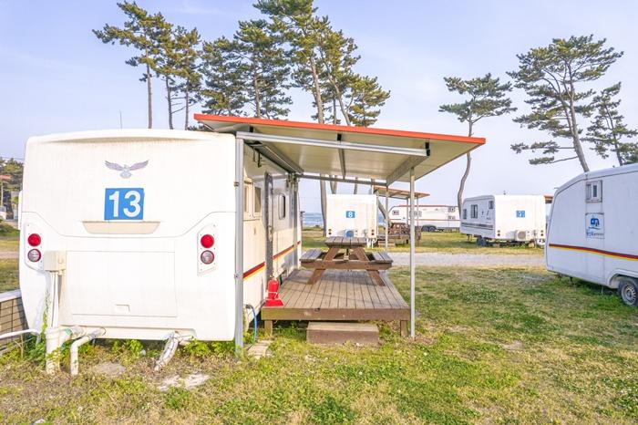 태안 몽산포홀리데이파크카라반 / 