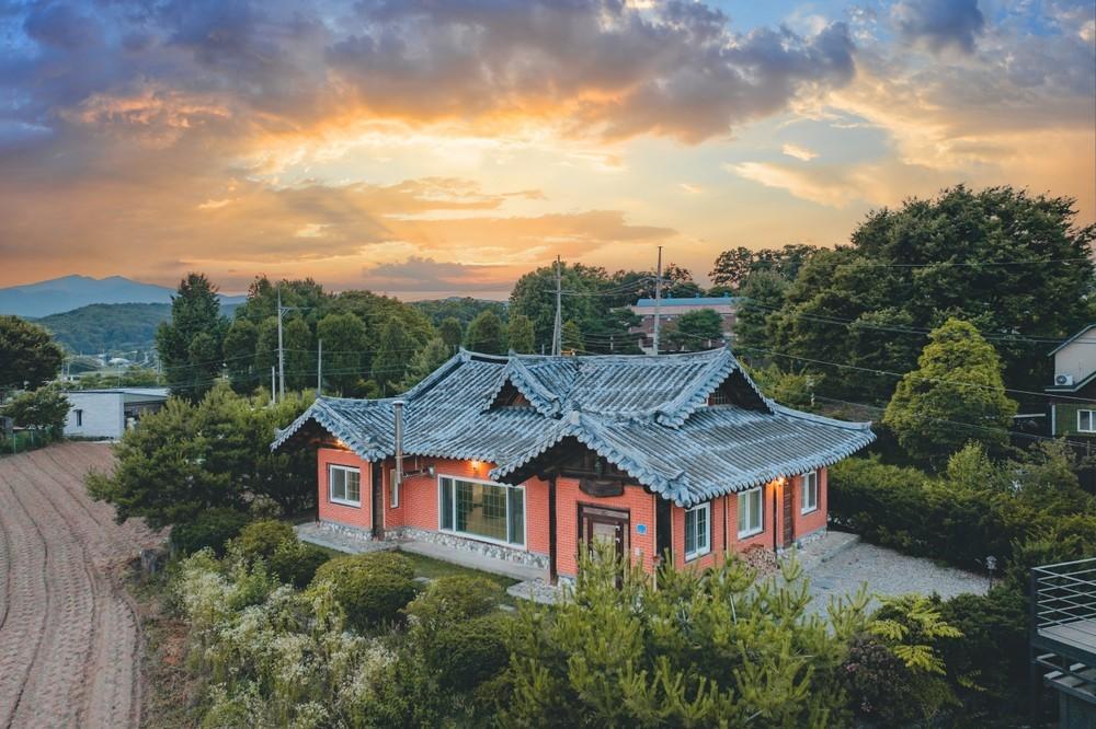 춘천 비안단테 독채한옥 / 