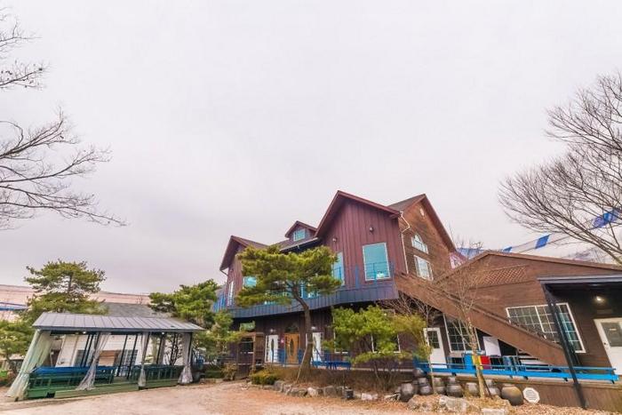 용인 소나무숲펜션 / 