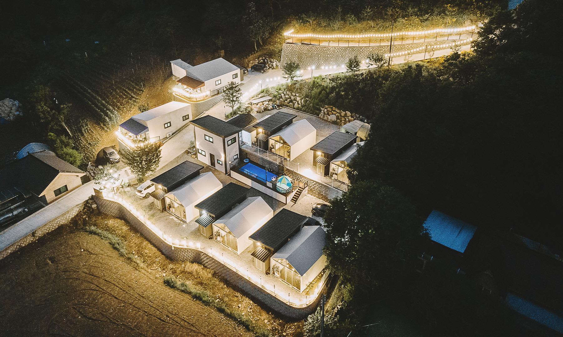 가평 또바기 애견 동반 스파 글램핑 카라반 펜션 / 