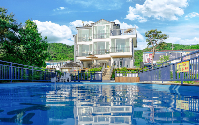 강화 낙조캐슬펜션 / 