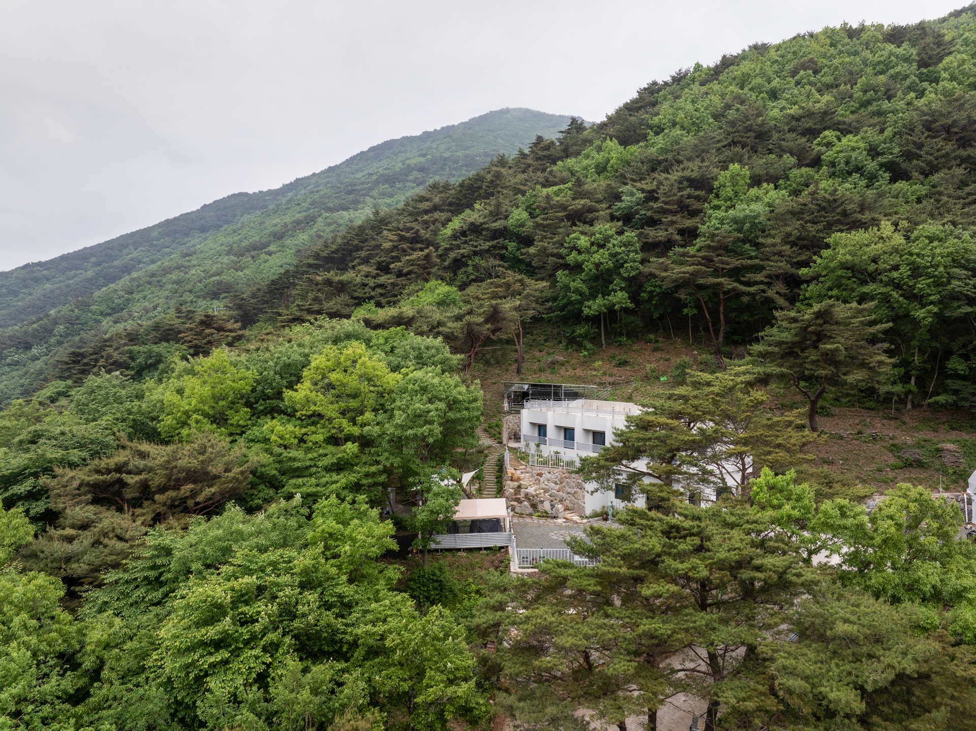 밀양 찬솔펜션 / 