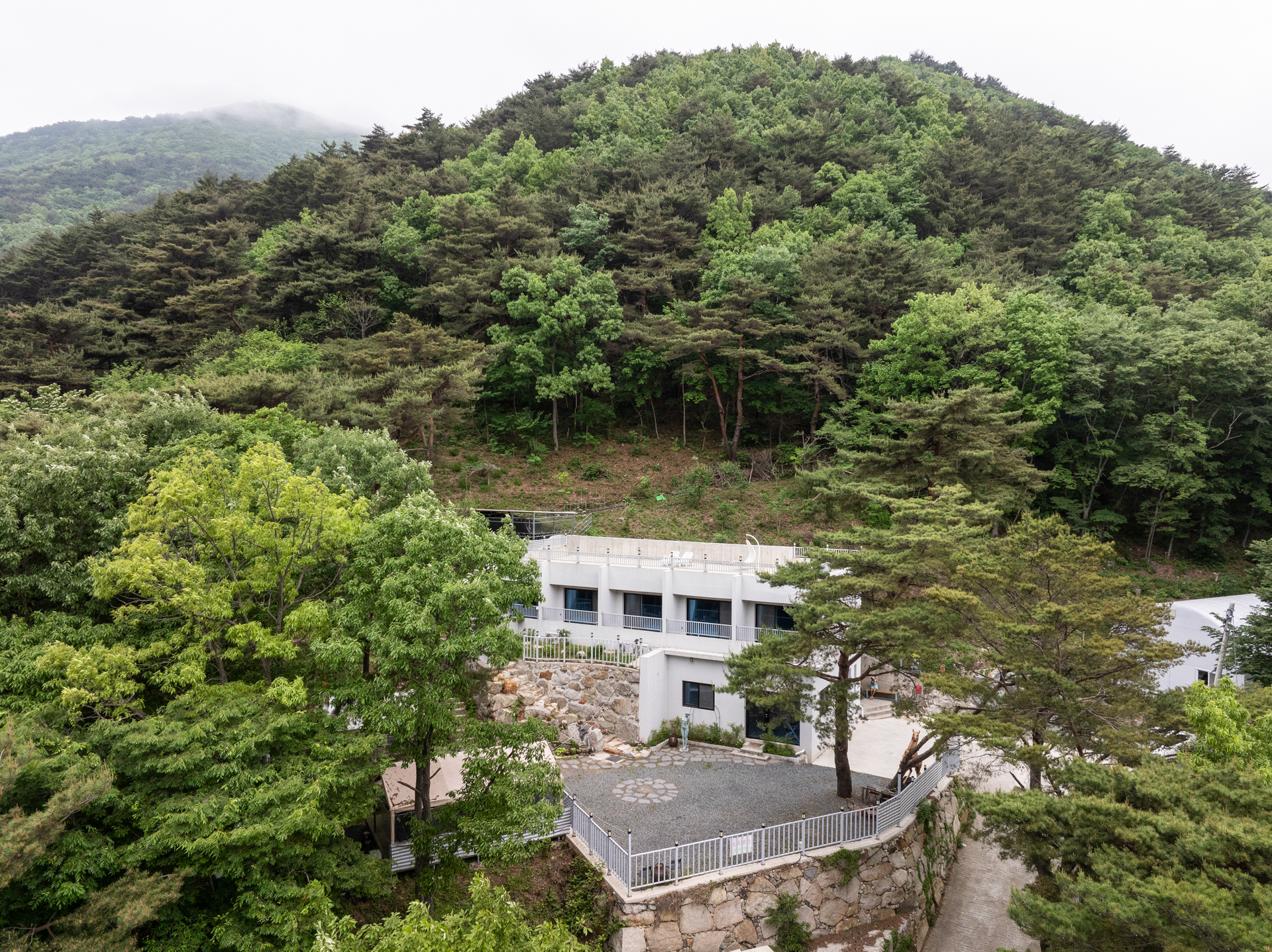 밀양 찬솔펜션 / 