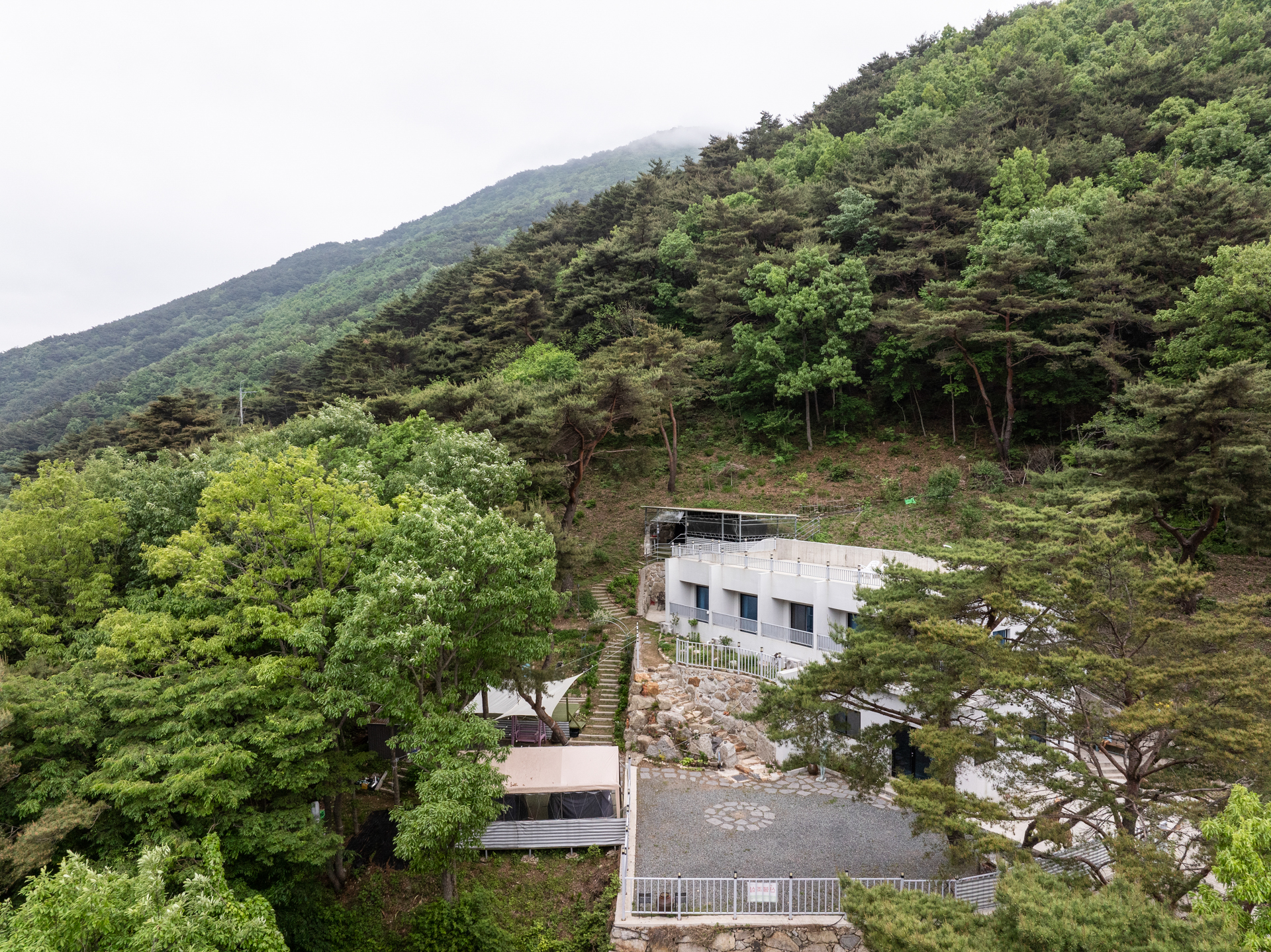 밀양 찬솔펜션 / 