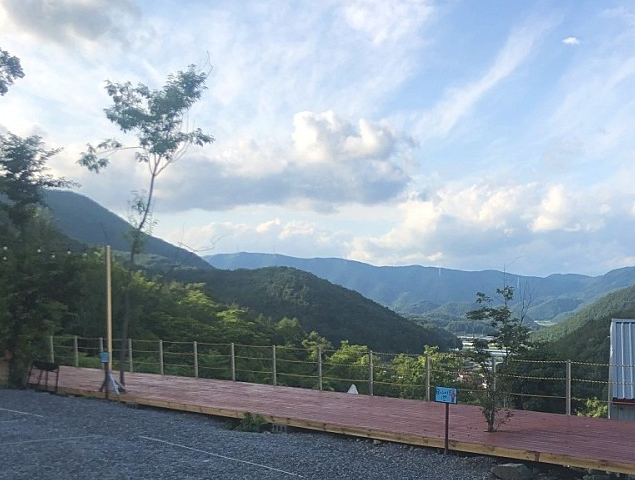 밀양 캠핑홀릭 오토캠핑장 / 