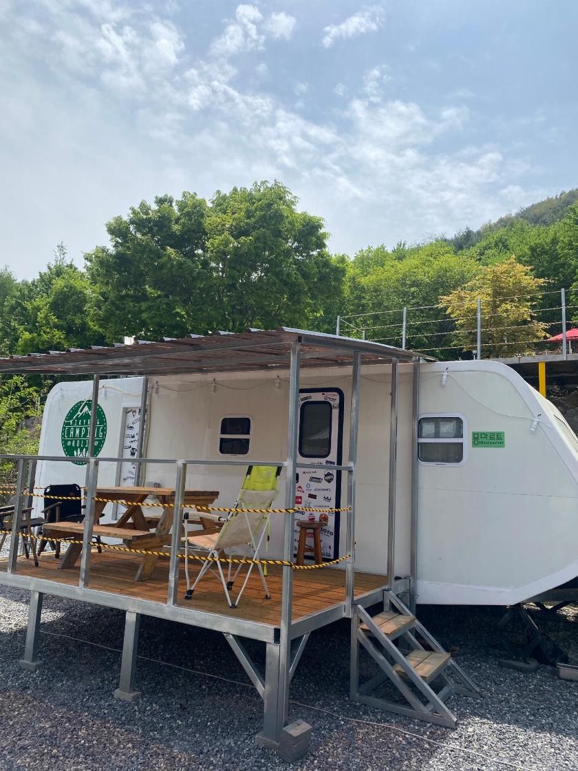 밀양 캠핑홀릭 오토캠핑장 / 