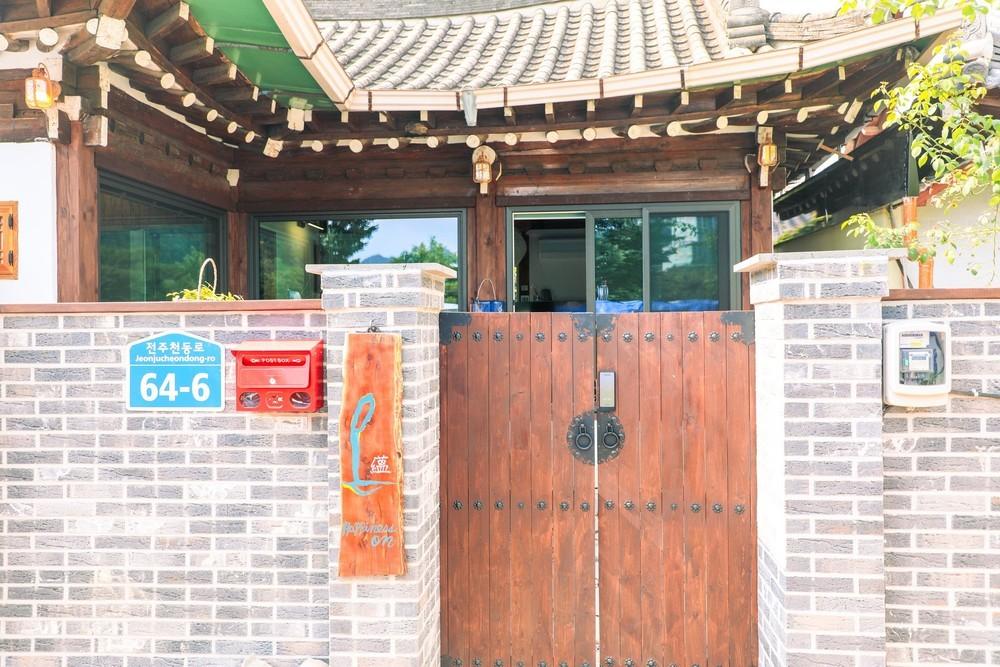 전주 해피니스온 자쿠지 독채 펜션 / 