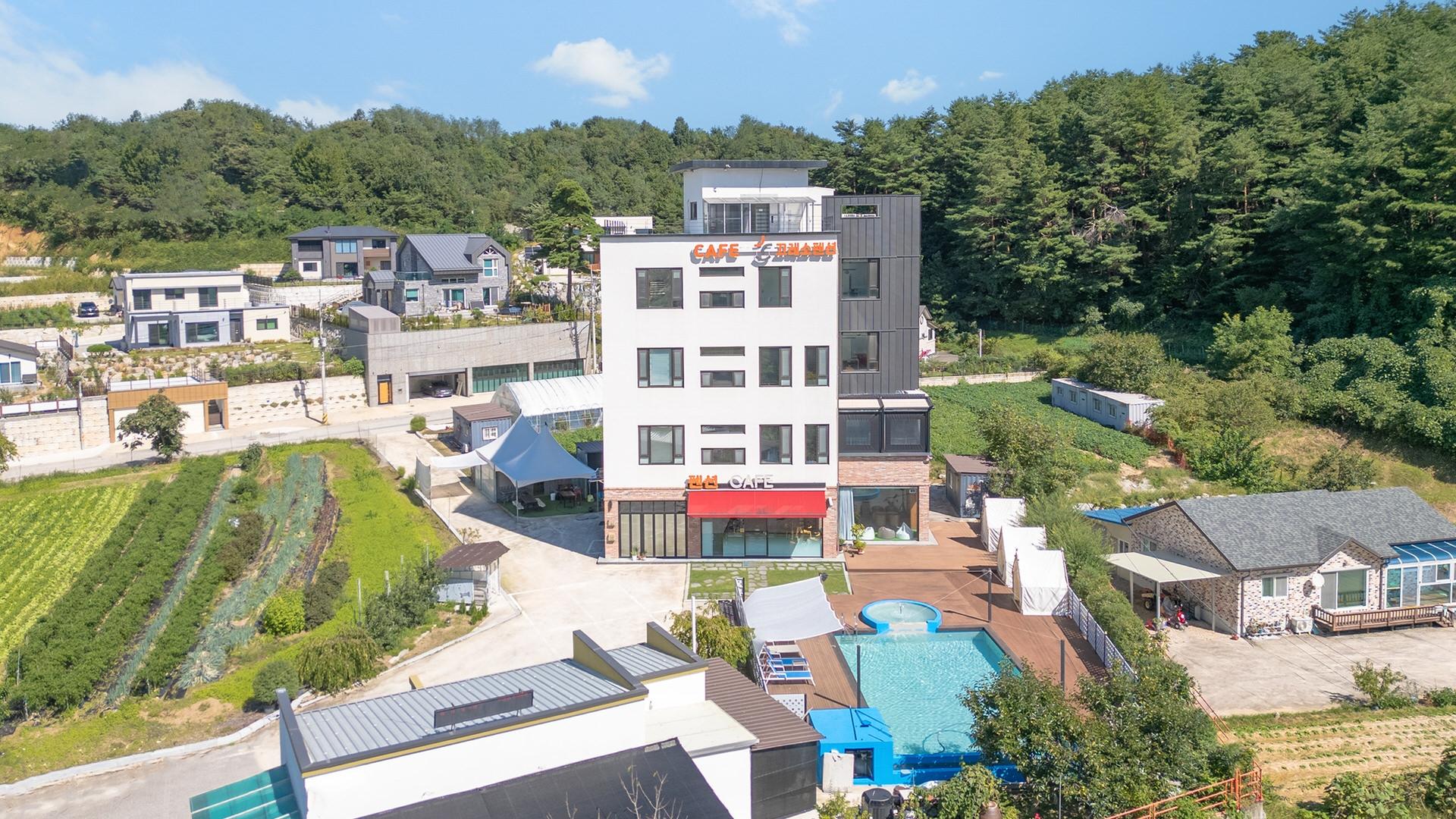 강릉 끄레소스테이 풀빌라 스파 펜션 / 