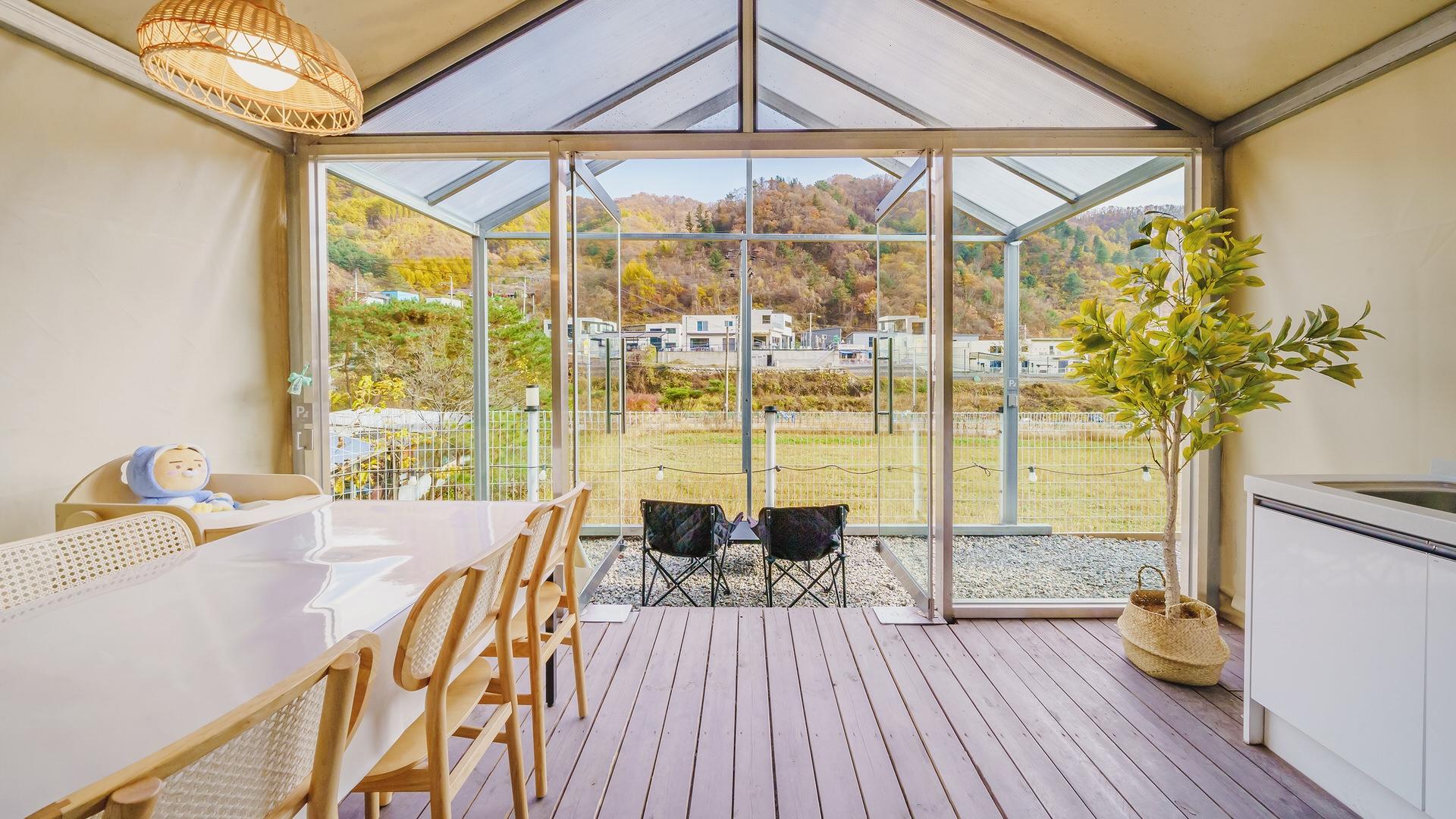 가평 또바기 애견 동반 스파 글램핑 카라반 펜션 / 