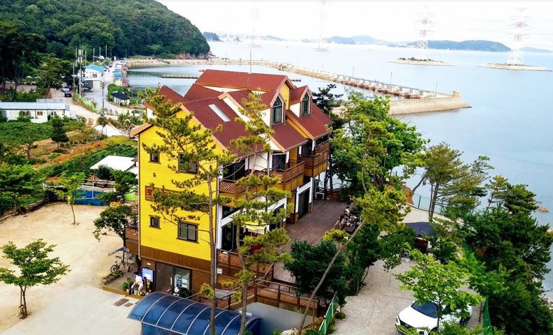 무지개펜션&캠핑